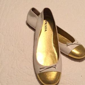 Prada ballerina in size 391/2 European size.